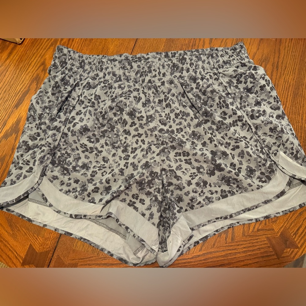 Women’s Athleta Mesh Racer Run Shorts 1X Animal Print Leopard Athletic Brief